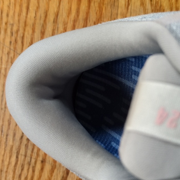 Brooks Adrenaline GTS 24 Gray Running Shoes Womens Size 9 - Picture 12 of 14